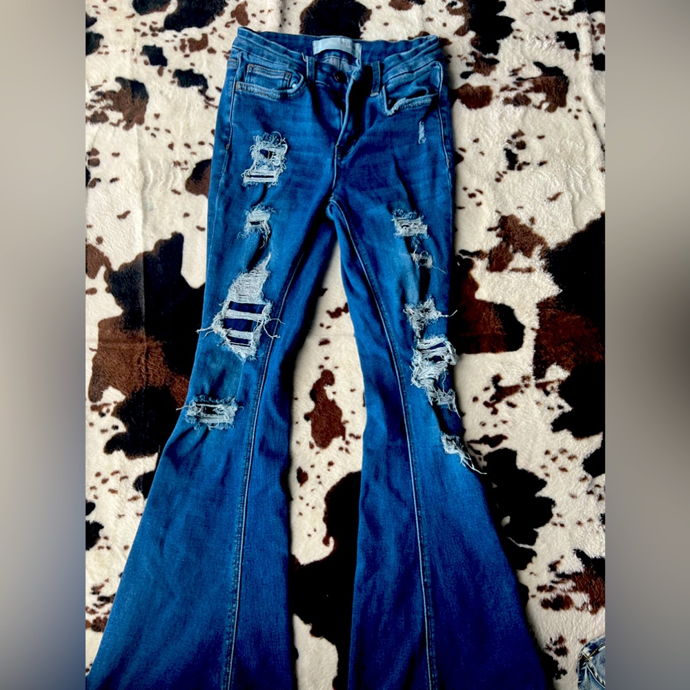 Ripped W patches Flare Jeans